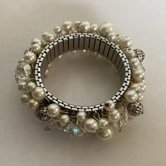 Vintage Expandable Faux Pearl Bead Chunky Jingle Bracelet - Picture 6 of 12